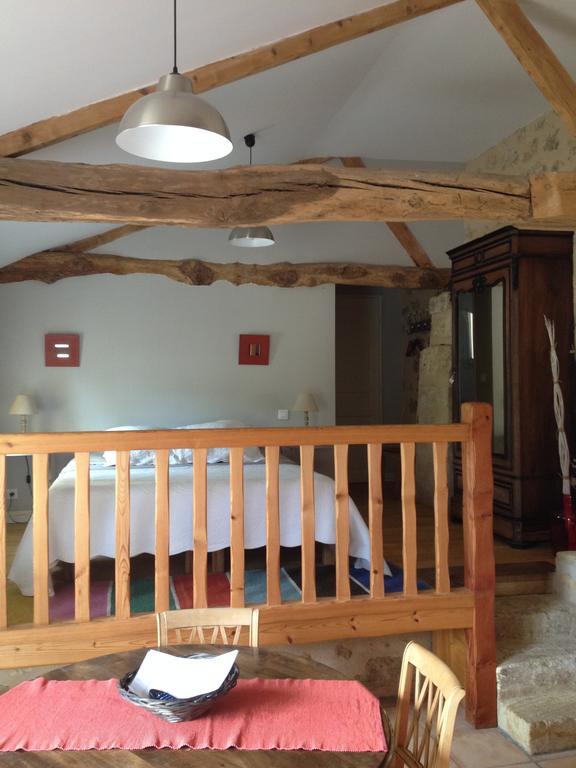 Hôtel Chateau Nardou à Saint-Sulpice-et-Cameyrac Chambre photo