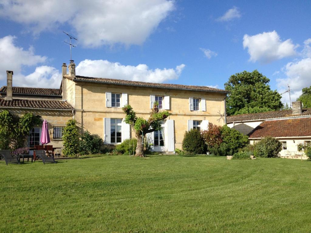 Hôtel Chateau Nardou à Saint-Sulpice-et-Cameyrac Chambre photo
